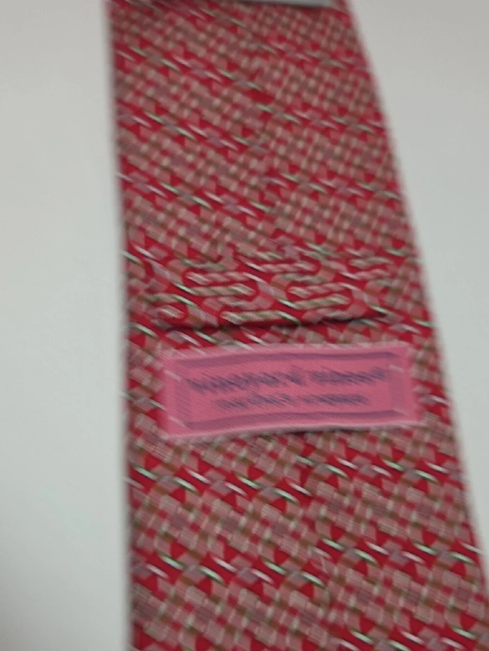 Vineyard Vines Men's Candy Cane Colored Fish Hook Pattern Silk Red Tie 3.35×59